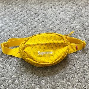 New Supreme waist bag. Perfect for everyday use!